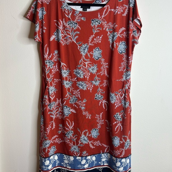 J. Jill Rust Red Blue Floral Dress Womens M Lightweight Pockets Casual Travel - Picture 8 of 8